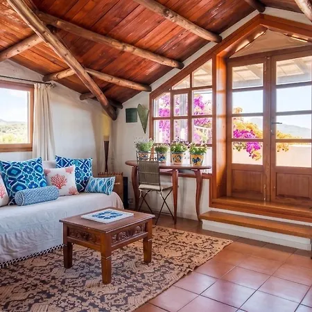 Апартаменти Panoramic Attic With Pool Near Costa Smeralda Ольбія