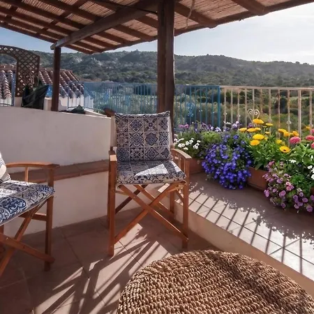 Апартаменти Panoramic Attic With Pool Near Costa Smeralda